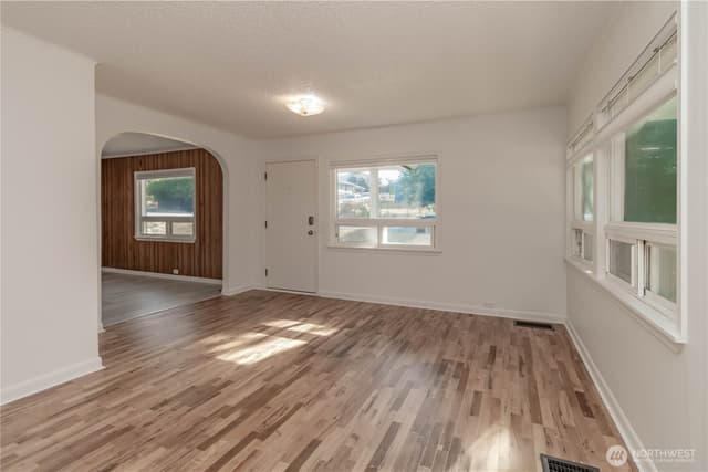 Property photo for 13057 10th Avenue S, Seattle photo 5