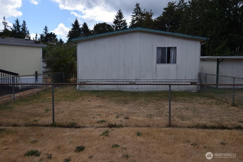 Property photo for 1270 SE Carl Pickel Drive, Port Orchard photo 4