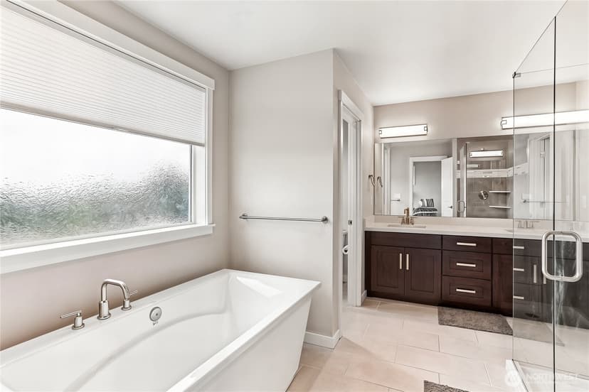 Property photo for 806 76th Drive SE, Lake Stevens photo 19