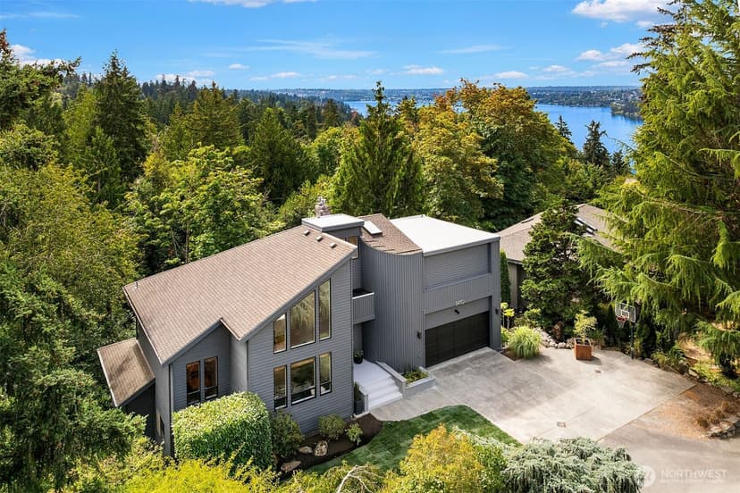 Property photo for 8410 SE 47th Place, Mercer Island photo 2