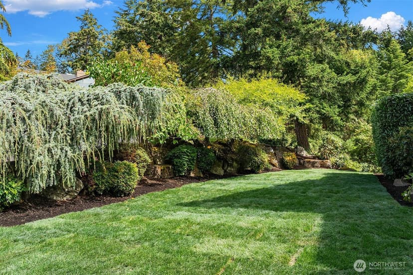 Property photo for 8410 SE 47th Place, Mercer Island photo 4