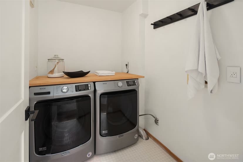 Property photo for 8410 SE 47th Place, Mercer Island photo 23
