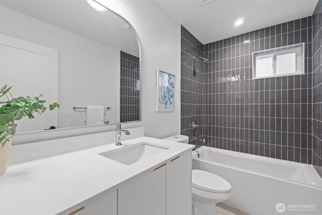 Property photo for 2220 B NW 62nd Street, Seattle photo 4