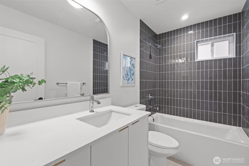Property photo for 2220 B NW 62nd Street, Seattle photo 4