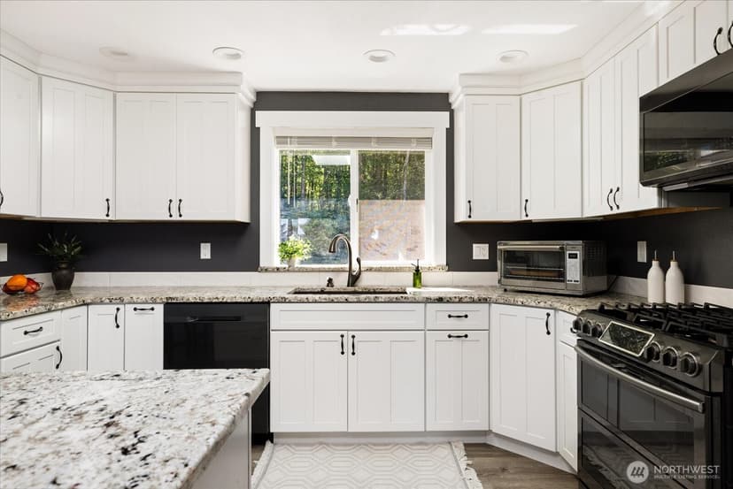 Property photo for 1867 Salmonberry Lane, Langley photo 6