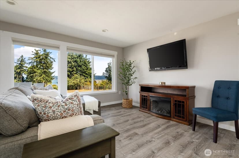 Property photo for 1867 Salmonberry Lane, Langley photo 8