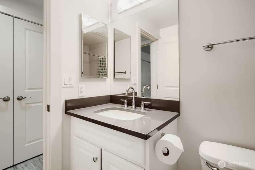 Property photo for 15291 NE 82nd Street #102, Redmond photo 22