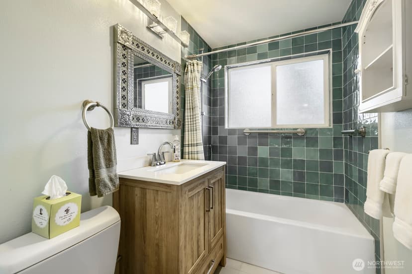 Property photo for 3707 SW 105th Street, Seattle photo 16