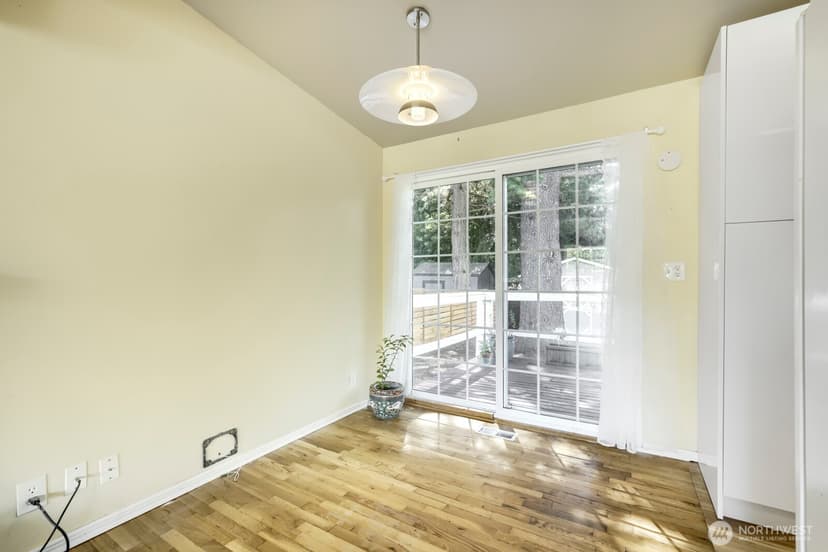 Property photo for 3707 SW 105th Street, Seattle photo 6