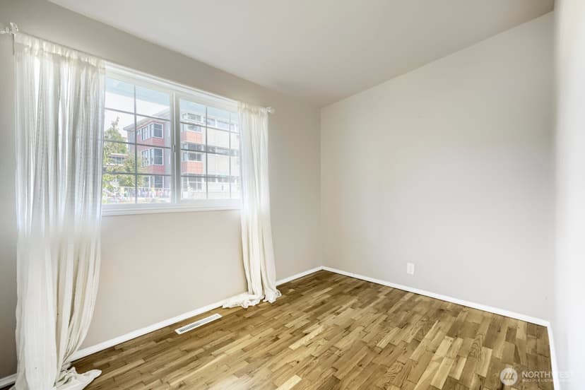 Property photo for 3707 SW 105th Street, Seattle photo 17