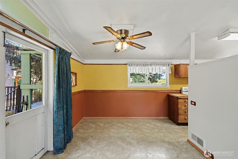 Property photo for 3827 S 176th Street, Seattle photo 6