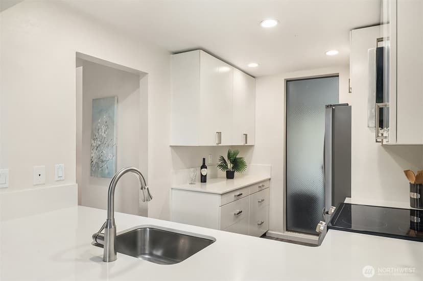 Property photo for 13835 NE 69th Street #677, Redmond photo 6