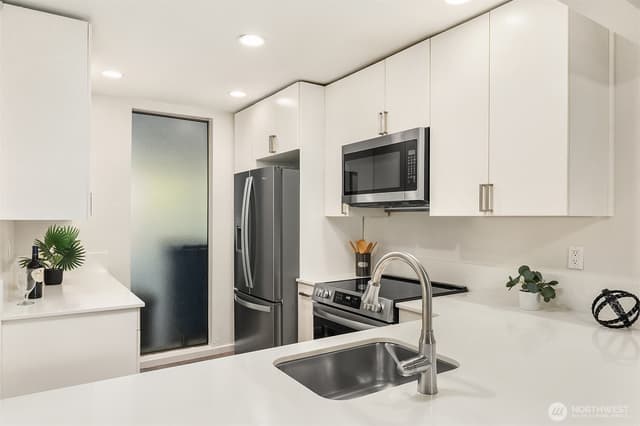 Property photo for 13835 NE 69th Street #677, Redmond photo 5