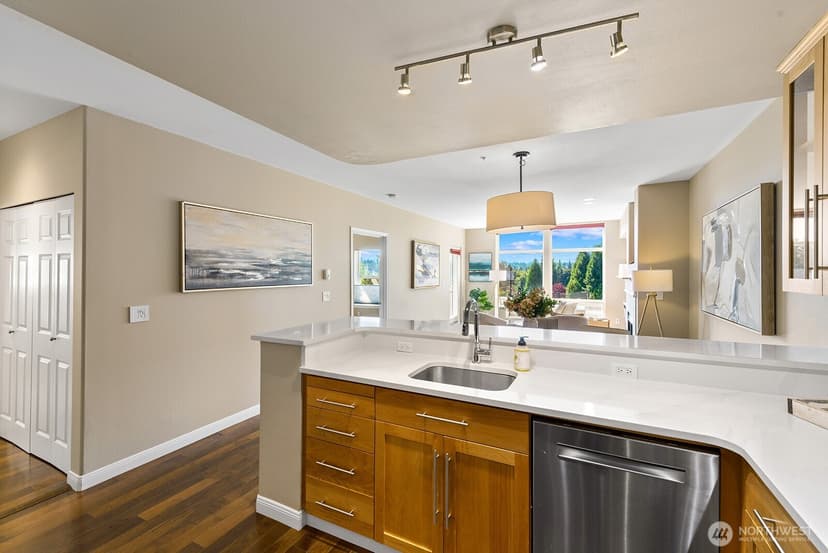 Property photo for 3221 Avalon Way SW #311, Seattle photo 12