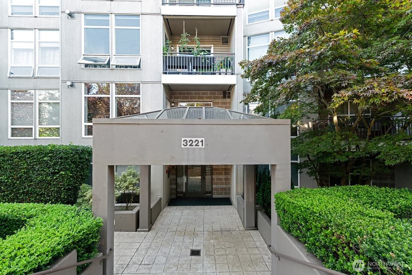 Property photo for 3221 Avalon Way SW #311, Seattle photo 24