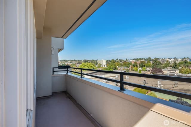Property photo for 225 NE 65th Street #406, Seattle photo 3