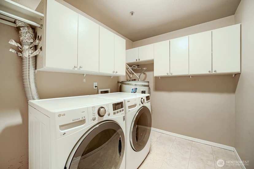 Property photo for 8745 Greenwood Avenue N #409, Seattle photo 18