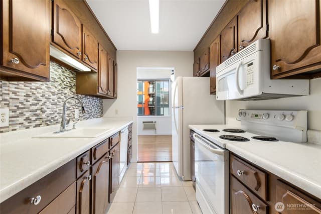 Property photo for 1120 8th Avenue #1603, Seattle photo 5