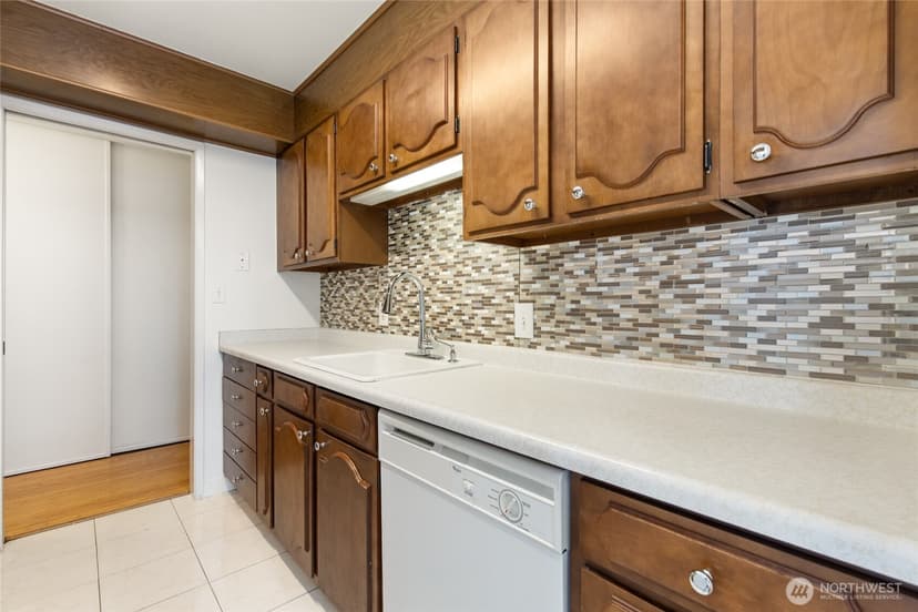 Property photo for 1120 8th Avenue #1603, Seattle photo 6
