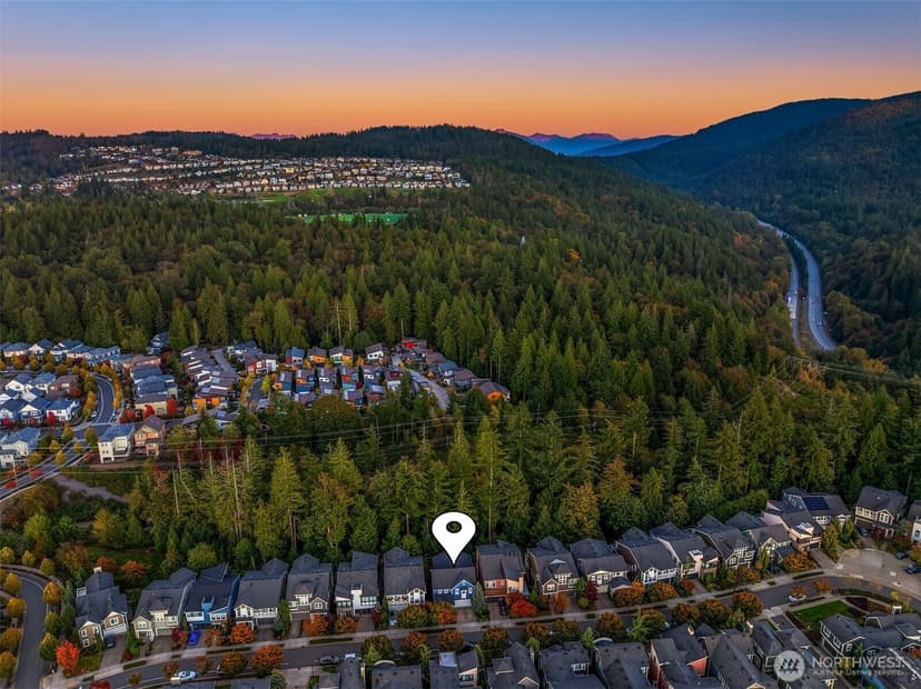 Property photo for 957 Pine Crest Circle NE, Issaquah photo 34