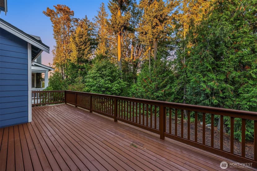 Property photo for 957 Pine Crest Circle NE, Issaquah photo 15