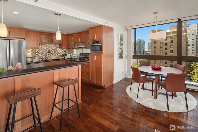 Property photo for 1101 Seneca Street #801, Seattle photo 6