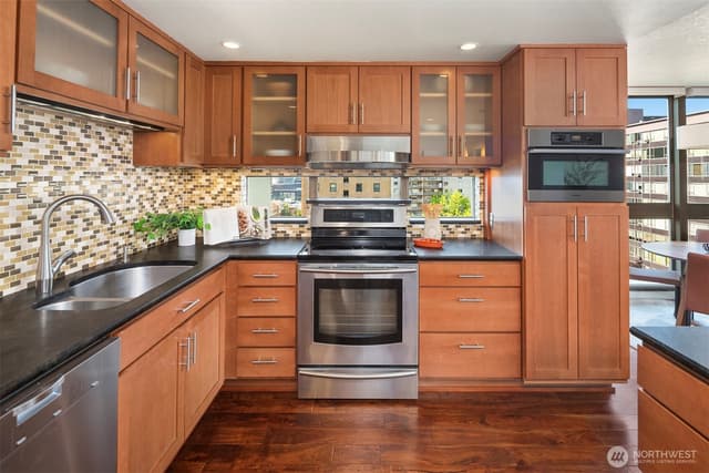 Property photo for 1101 Seneca Street #801, Seattle photo 5