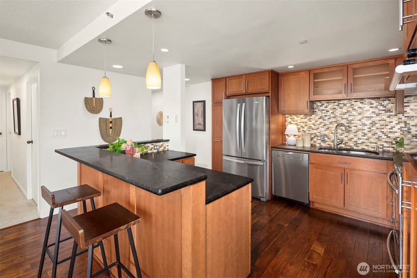 Property photo for 1101 Seneca Street #801, Seattle photo 7