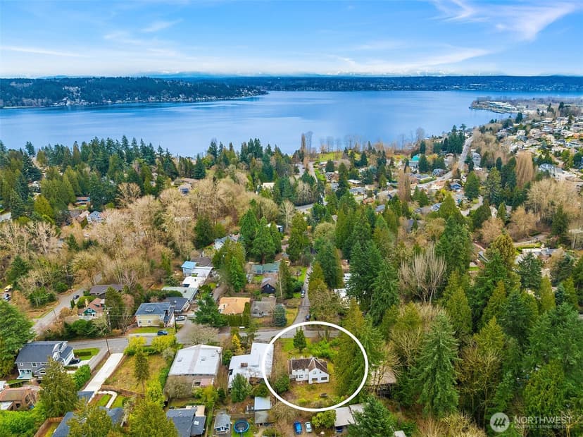 Property photo for 9229 45th Avenue NE, Seattle photo 5
