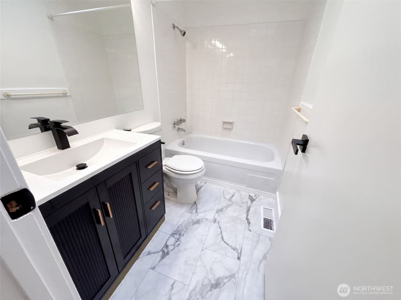 Property photo for 9232 139th Street, Kirkland photo 17