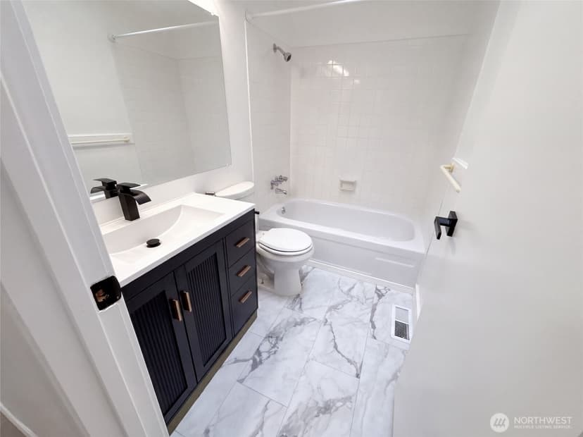 Property photo for 9232 139th Street, Kirkland photo 20