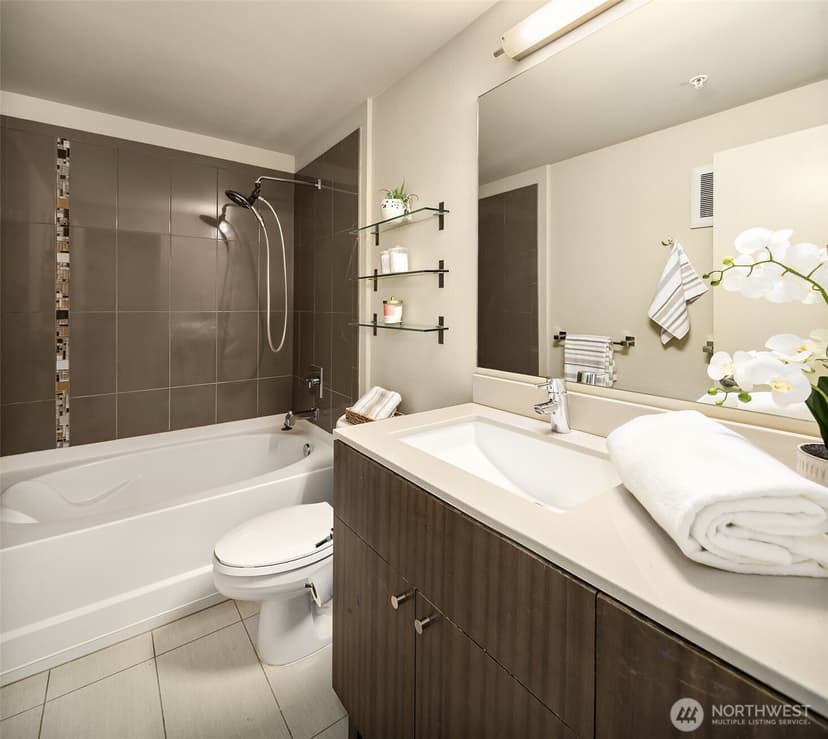 Property photo for 530 Broadway E #236, Seattle photo 10