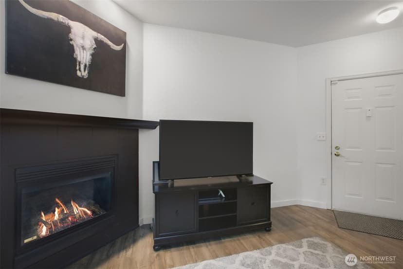 Property photo for 13000 Admiralty Way #L105, Everett photo 6