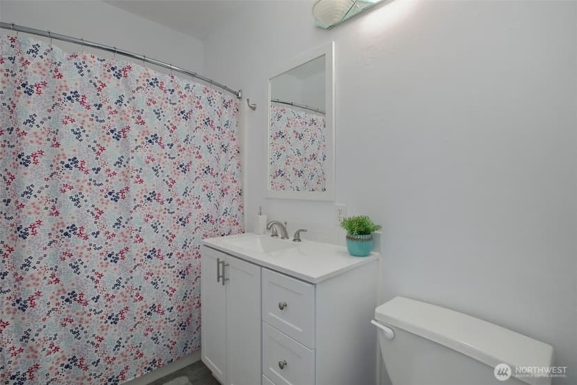Property photo for 13000 Admiralty Way #L105, Everett photo 22