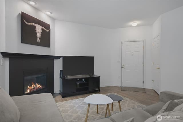 Property photo for 13000 Admiralty Way #L105, Everett photo 5