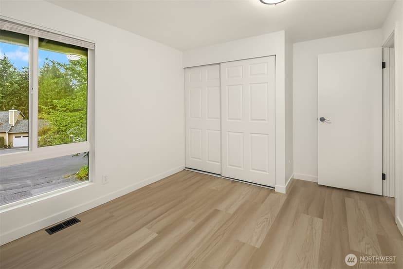 Property photo for 14340 113th Avenue NE, Kirkland photo 24