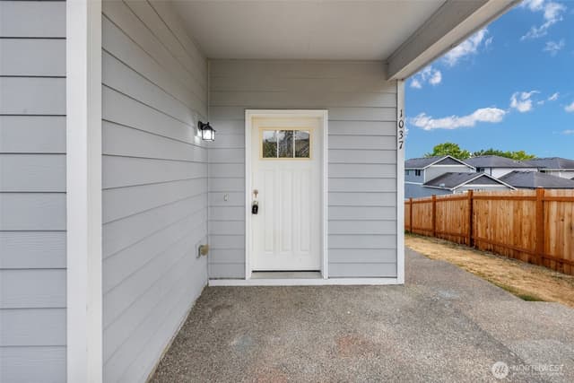 Property photo for 1037 Zeeden Way, Bremerton photo 3