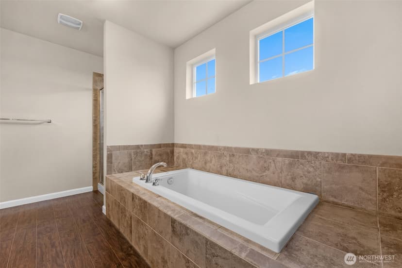 Property photo for 1037 Zeeden Way, Bremerton photo 18
