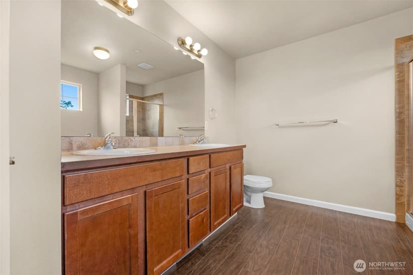 Property photo for 1037 Zeeden Way, Bremerton photo 17