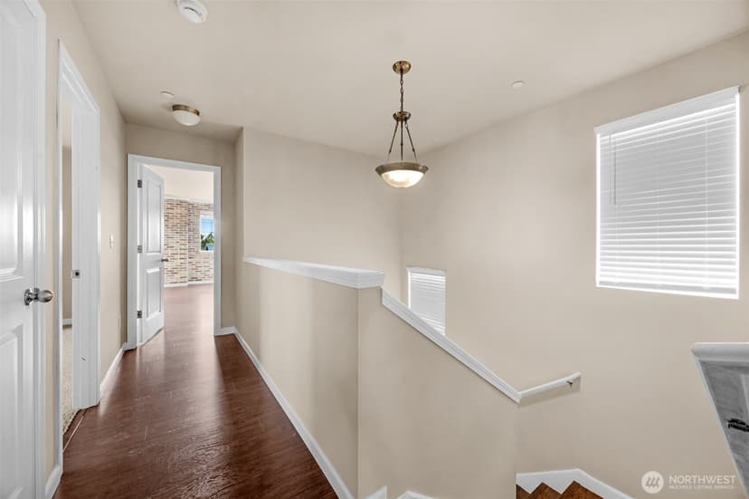 Property photo for 1037 Zeeden Way, Bremerton photo 13