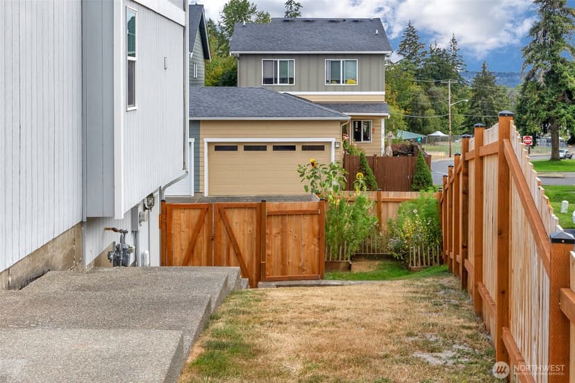 Property photo for 1037 Zeeden Way, Bremerton photo 28