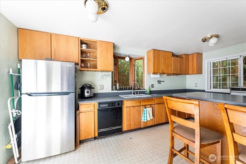Property photo for 8730 Palatine Avenue N, Seattle photo 10