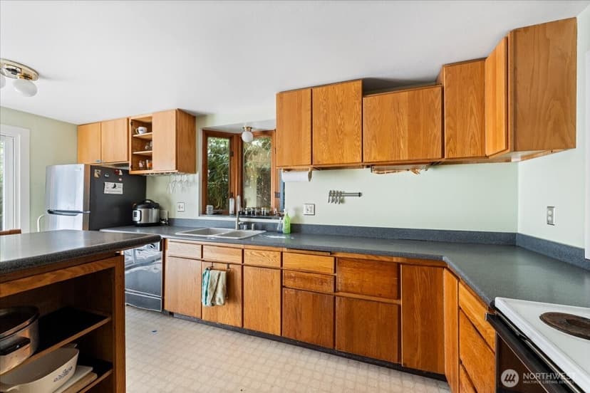 Property photo for 8730 Palatine Avenue N, Seattle photo 13