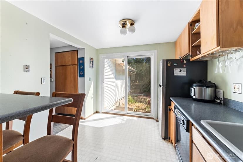 Property photo for 8730 Palatine Avenue N, Seattle photo 14