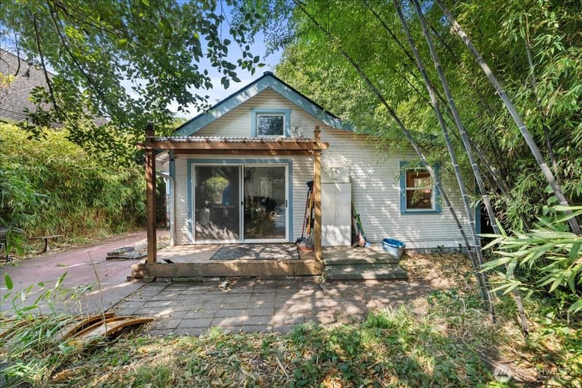 Property photo for 8730 Palatine Avenue N, Seattle