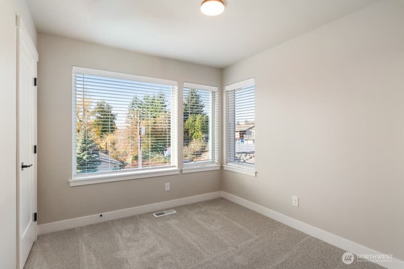 Property photo for 12814 66th Avenue S, Seattle photo 27