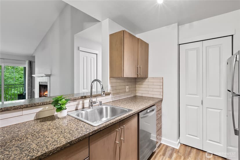 Property photo for 12303 Harbour Pointe Boulevard #Y306, Mukilteo photo 11