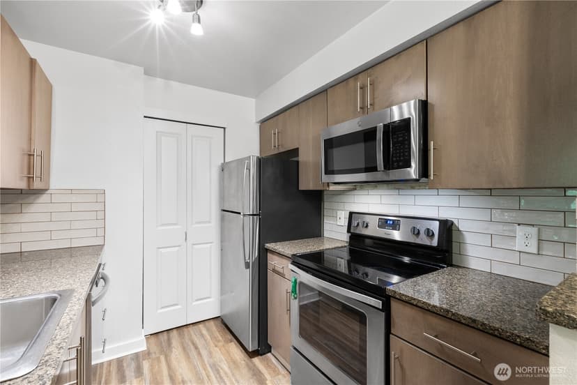 Property photo for 12303 Harbour Pointe Boulevard #Y306, Mukilteo photo 7