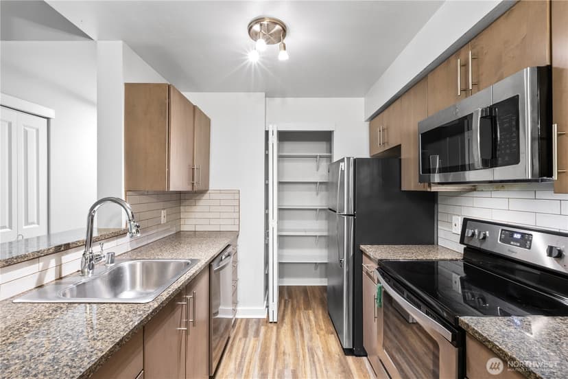 Property photo for 12303 Harbour Pointe Boulevard #Y306, Mukilteo photo 6