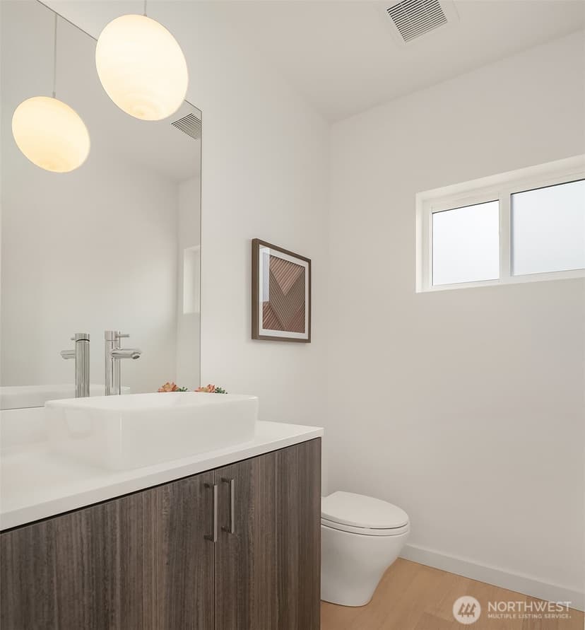 Property photo for 3613 Wallingford Avenue N, Seattle photo 14